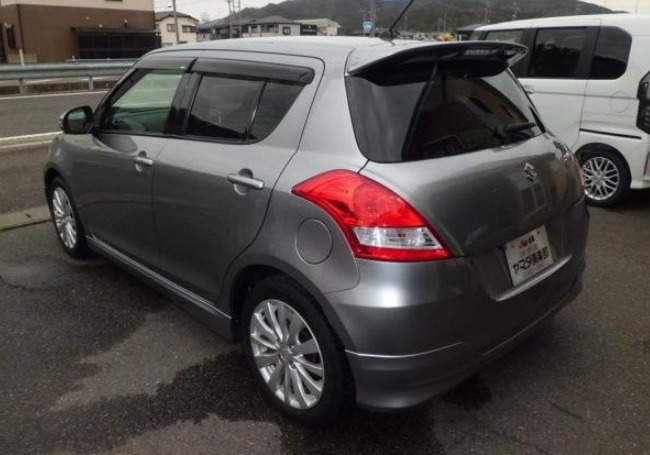 2013 SUZUKI SWIFT